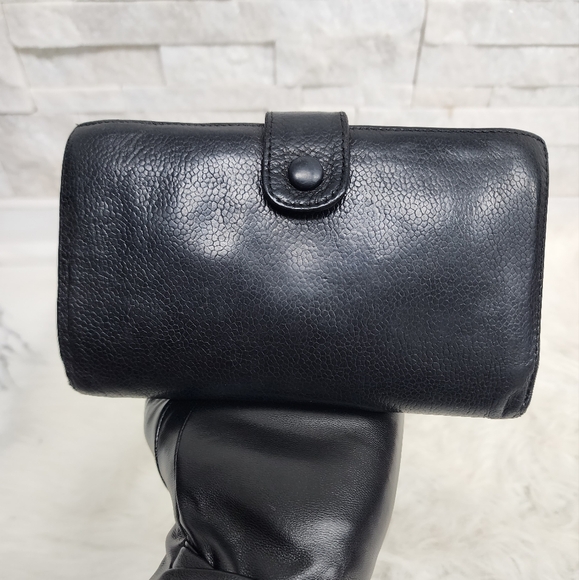 ๐ฏ % Authentic Vintage Chanel black Caviar Leather Wallet - Picture 4 of 17